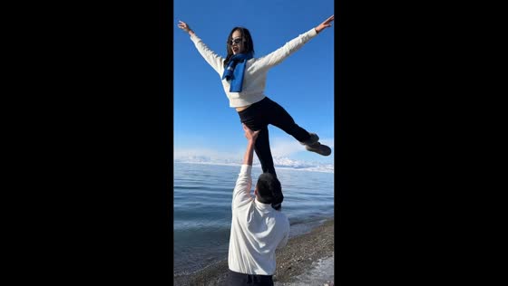 Impressive acrobatics display near the shoreline in Jiangsu, China