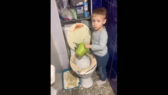 Timosha’s creative way of cleaning his potty in Saint Petersburg, Russia