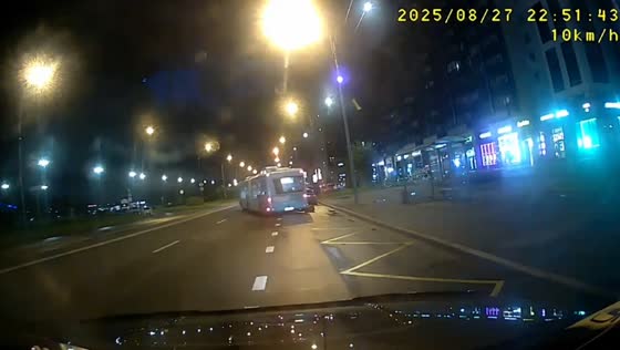 Bus drags woman trapped in door for 100 meters in St. Petersburg, Russia