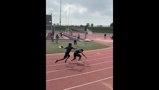 Relay race mishap causes double fall during baton handoff in Dallas, USA