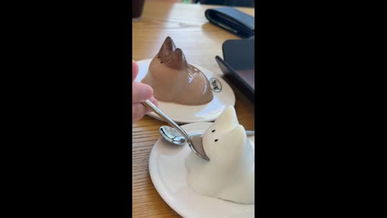 Cute cat-shaped puddings get a smile in Jeonju-si, South Korea