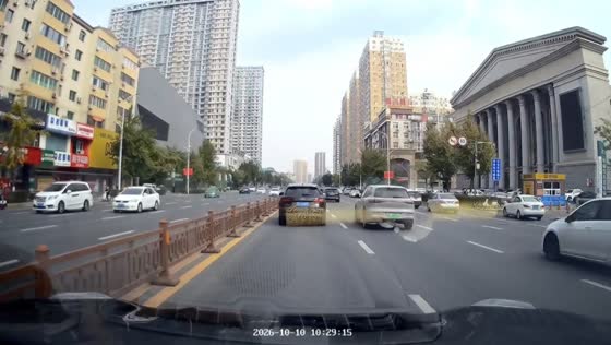 Car suddenly turns left and collides with another vehicle on a multi-lane road in Liaoning, China