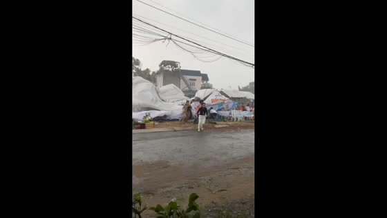 Strong winds knock over tent and disrupt event in Tan Thanh Dong, Ho Chi Minh, Vietnam