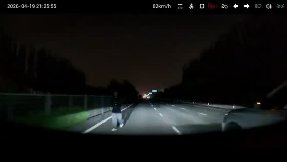 Nighttime road chaos after pedestrian walking triggers multi-vehicle crash in Shanxi, China