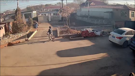 Bicycle accident on small bridge in Liaoning, China