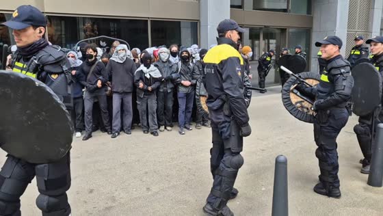Dutch police detained pro-Palestinian protesters at WWII event in Netherlands