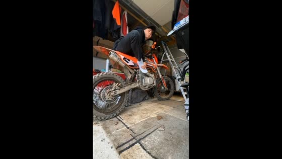 Teen injures foot while kick-starting motorcycle in France