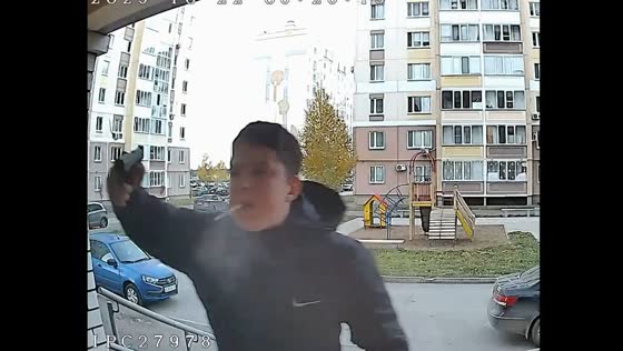 Drunken film fan threatens passerby with pistol in Nizhnekamsk showdown