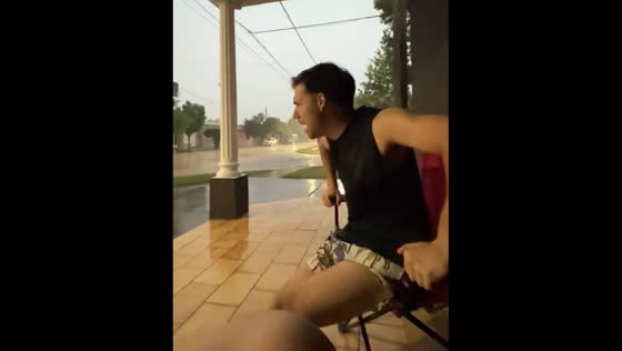 Thunderstorm forces person to seek shelter in Firmat, Argentina