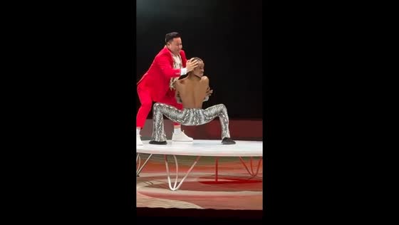 Contortion performer amazes crowd with flexibility routine in Ulaanbaatar, Mongolia