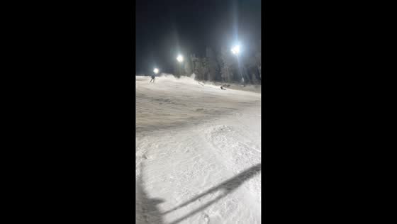 Beginners struggle on black slope in Levi, Finland