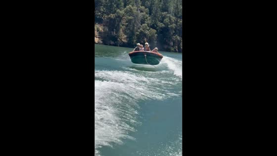Toddler falls from towable tube during lake outing in Colfax, USA