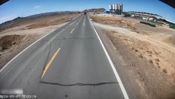 Truck collision causes cargo trailer to fall on highway in Shanxi, China