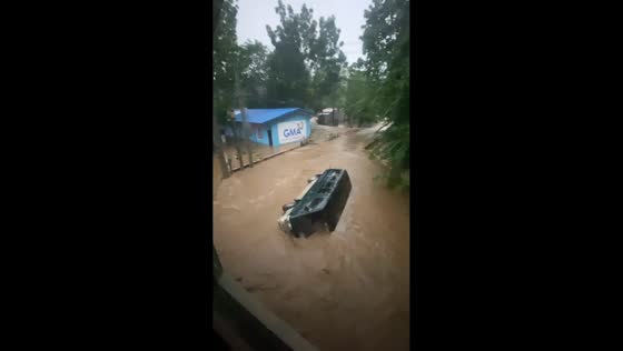 Van swept away in devastating floods in Pililla, Rizal