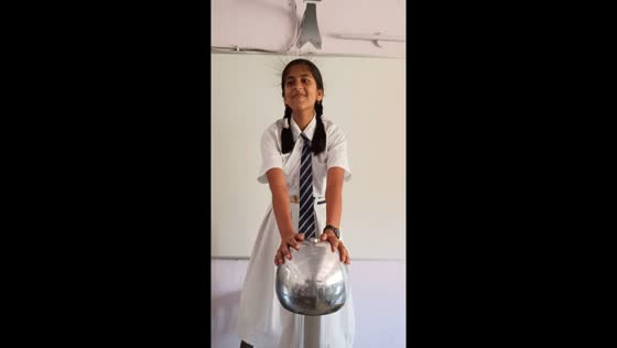 Students in Shivamogga have fun with Van de Graaff generator