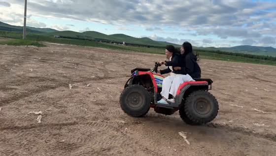 ATV mishap as two women lose control in Hebei, China