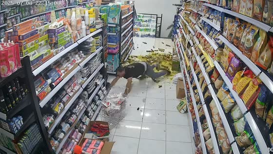 Store worker falls as shelves and products collapse in Cairo, Egypt