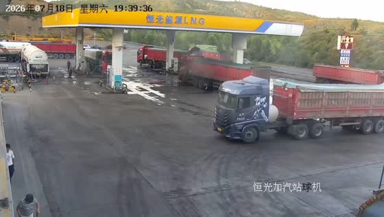 Truck loses wheel at gas station in Shaanxi, China