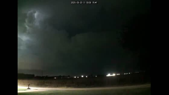 Timelapse shows spectacular lightning storm in Nebraska, USA