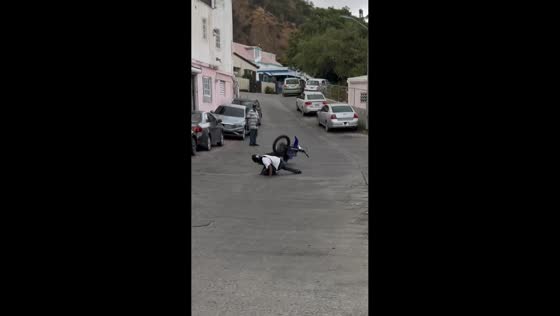 Man fails wheelie attempt and falls in Philipsburg, Sint Maarten