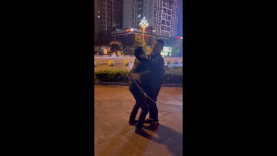  Guys attempt two-man skipping rope, then fall and hit head in Chongqing, China
