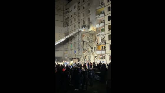 Russian attack destroys building in Kharkiv