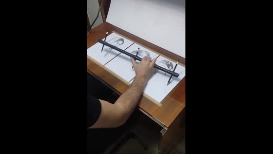 Incredible talent! An artist from Georgia draws several drawings at the same time