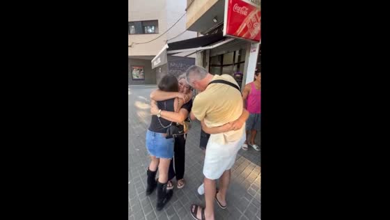 Family surprises during photoshoot in Sabadell, Spain