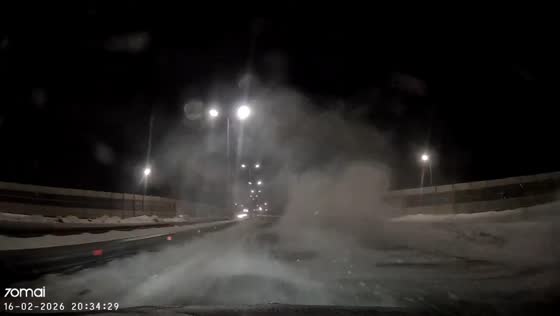 Driver loses control in high-speed crash on Sovetsky Prospekt, Kaliningrad, Russia
