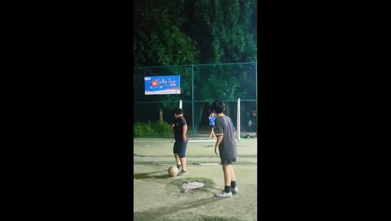 Kids narrowly avoid accident as goalpost structure collapses during football in Henan, China