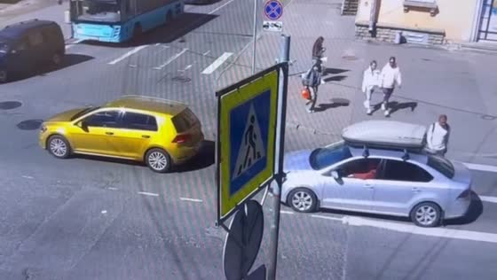 Bus crashes into house after driver loses control in St. Petersburg, Russia