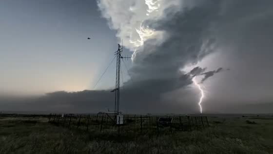 Powerful rotating thunderstorm captured in timelapse in Freedom, Oklahoma, USA