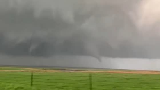 Cyclic supercell produces twin tornadoes in Osage , Oklahoma, USA