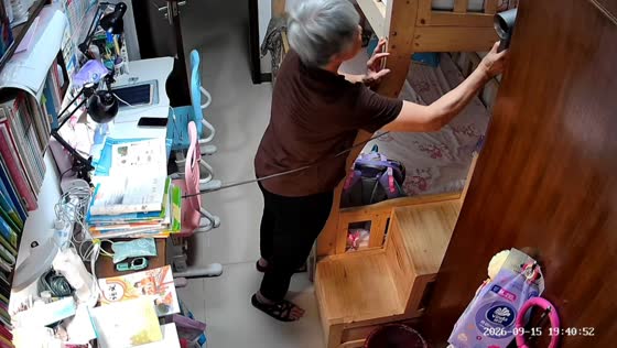 Child falls from bunk bed while avoiding blower used by grandparents in Guangdong, China
