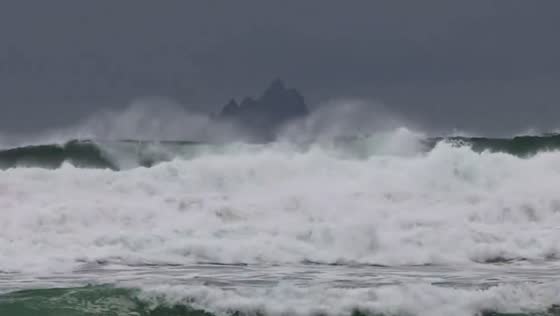 Storm Kathleen ravages St. Finan’s Bay: coastal chaos and damaging Winds 