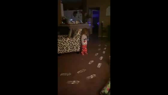 Child unimpressed by Santa’s sparkly footprints prank in Florida, USA