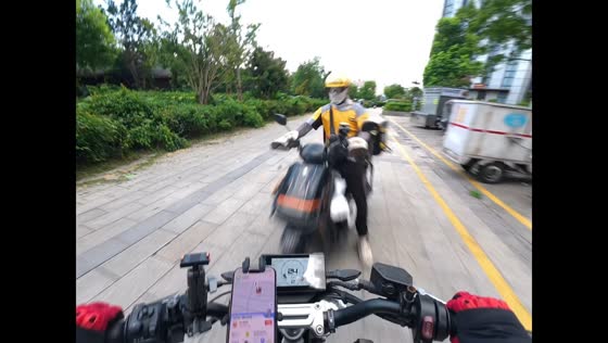 Two e-scooter rider collides on residential road in Zhejiang, China