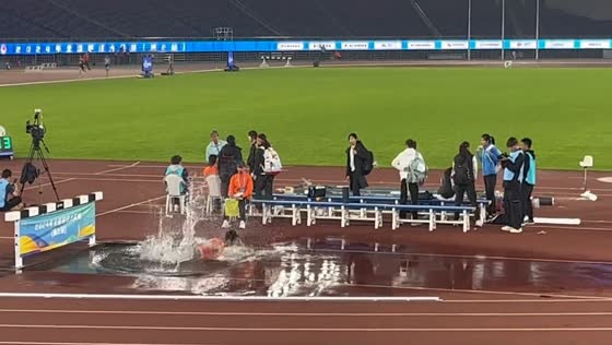 Resilient athlete: falling and rising in the water steeplechase