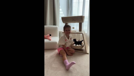 Daughter's joy as she receives first pet in Cluj-Napoca, Romania