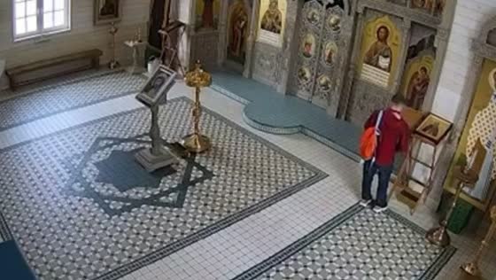 St. Petersburg Church Robbed: Gospel and Crucifix Stolen by Unknown Man