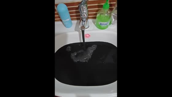 Black water flows from household faucet in Shandong, China