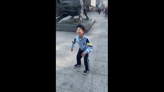 Street dance innovation: kids turn electric bike alarm into creative background music