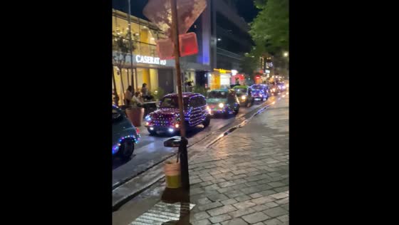 Cars in Córdoba display Christmas lights
