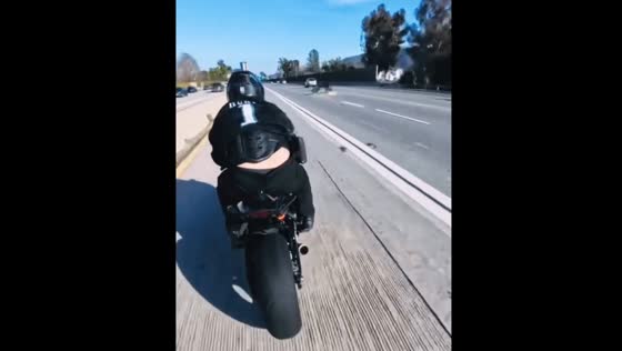 Motorbike rider crashes after speed wobble in Los Angeles