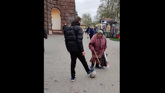 Energetic youth and resourceful grandmother: unconventional football match on Kyiv's streets