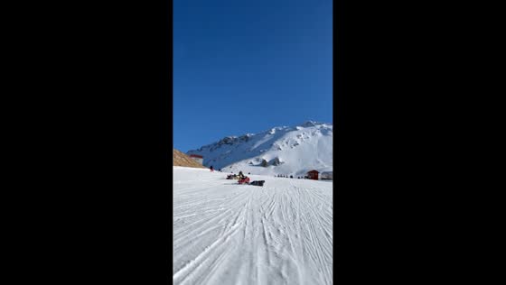 Friends lose balance and fall while sledding in Isparta, Turkey
