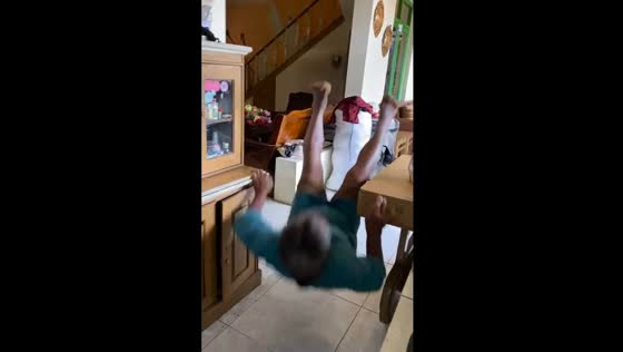 Elderly man swings between furniture and falls in Batang Regency
