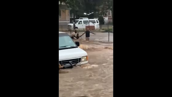 Man swept by flood water rescued in close call in Plainfield, New Jersey, USA