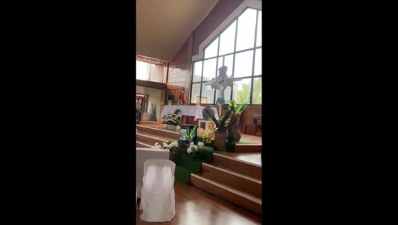 Wedding disrupted by magnitude 7.4 earthquake in Davao Del Norte, Philippines