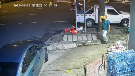 Pedestrian narrowly avoids out-of-control SUV after collision in Guangdong, China